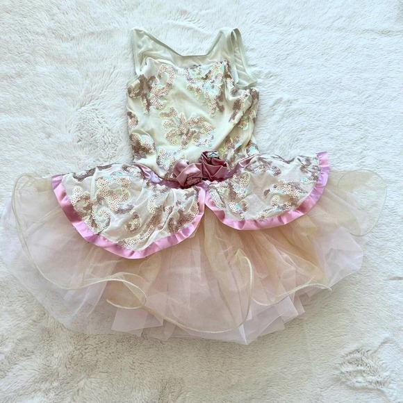 Dance costume for girls size 5-6 years